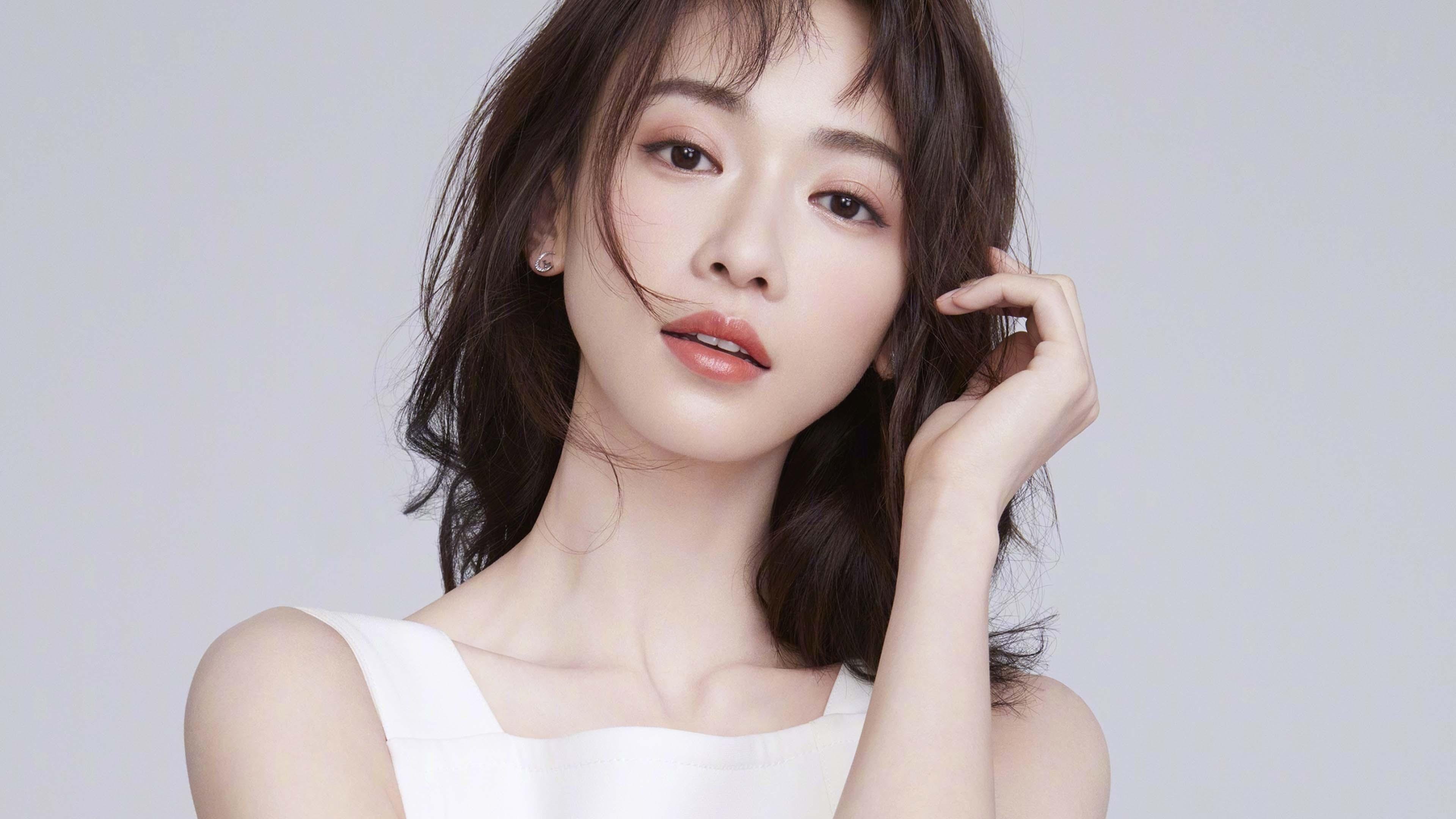 库里本场得分突破三万大关创生涯纪录,库里生涯所有比赛